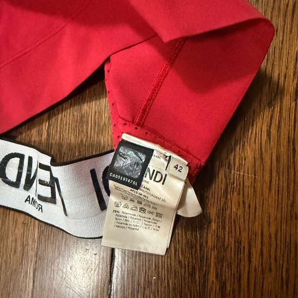 💋Fendi Bold Red Sports Bra, Size EU 42 or US Medium - Picture 5 of 12